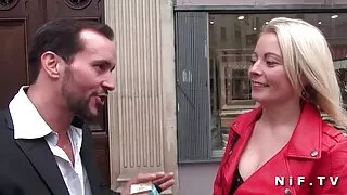 Payton Hall sex darmowe filmy mamuski wezwał ogrodnika do sypialni.