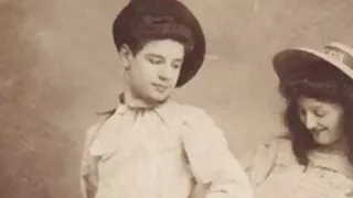 Biała sexi filmy darmowe dziwka zostaje wyruchana w dupę przez Afroamerykanina.