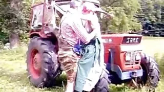 Latina pieprzy się sex za darmo mamuśki z taksówkarzem.