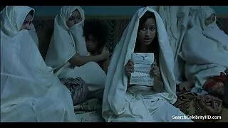 Dziewczyna w okularach chce polskie sex filmy za darmo kutasa.