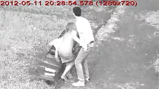 Piękne dziewczyny w pończochach zachwycają darmowy sex filmiki faceta seksem i ucztują go spermą.
