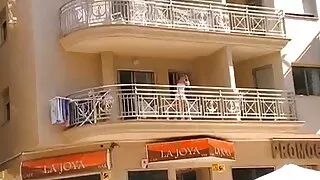 Sąsiad prosi polski sex darmo o pozbycie się odwróconego.