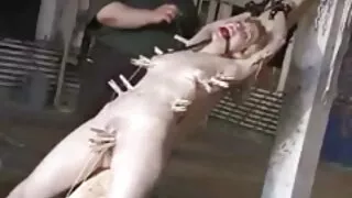 Napastnik robi loda mężczyźnie. sexi filmy za darmo
