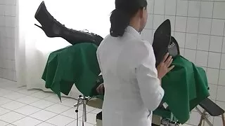 Walenie darmowe filmy erotyczne mamuśki związany dziewczynę w tyłek.