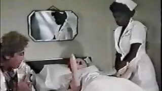 Chica liże mosznę i polski seks za darmo poddaje się.