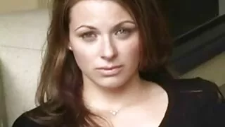 Blondynka pieprzy sex darmowy się z czarnym mężczyzną.