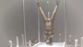 Artie darmowe filmiki sex mamuski brutalnie pieprzy blondynkę w dupę.