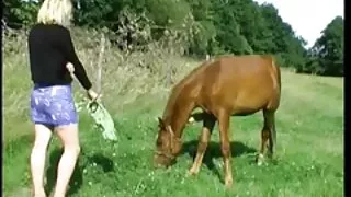 Ruda najpierw proponuje seks darmowy seks film zupełnie nowej tancerce.