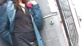 Rudowłosy szaleje od darmowy sex oralny seksu przed kamerą.
