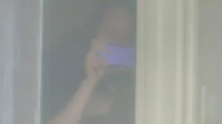 Elektryczna kobieta uprawia seks z mężczyzną w darmowe srx filmy biurze.