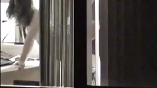 Mężczyzna masturbuje film seks za darmo się przed Murzynem.
